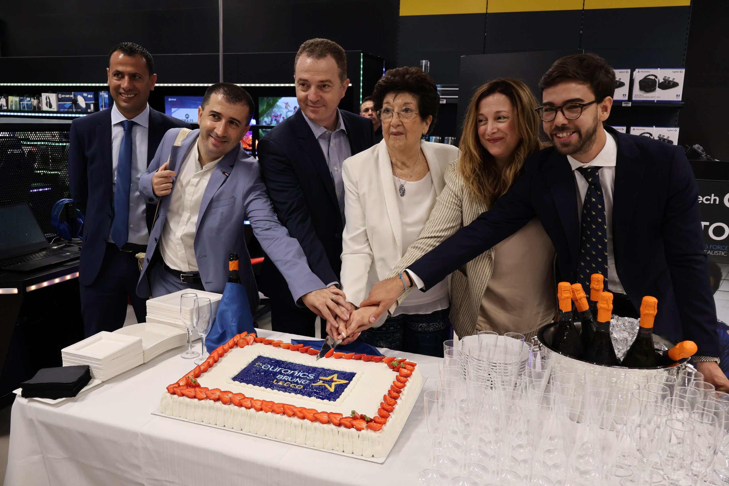 Al centro commerciale "Meridiana" inaugurato il negozio Bruno Euronics di  Lecco - MI-LORENTEGGIO.COM