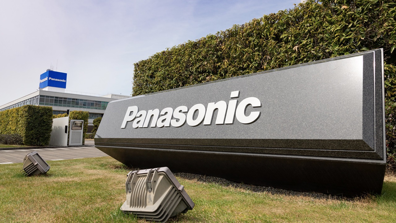 Panasonic-logo-at-its-main-office.jpg